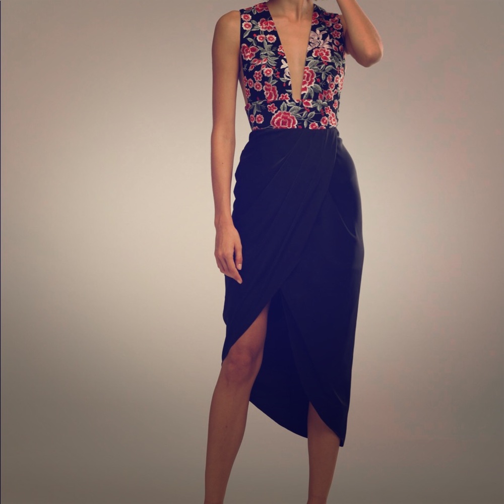 SAU LEE size 10 altered to size 8 black red pink
